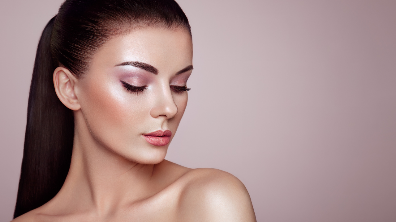 目頭切開のダウンタイムをバレずに過ごす方法